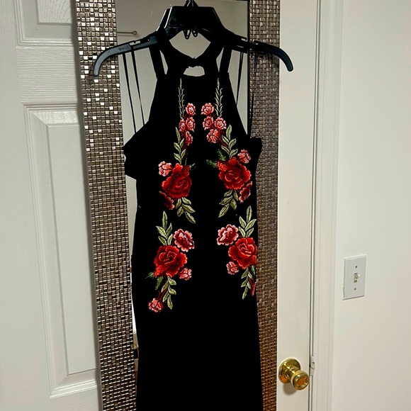 Floral embroidered dress - Picture 1 of 6
